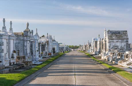New-orleans-cemetery-walking-tour